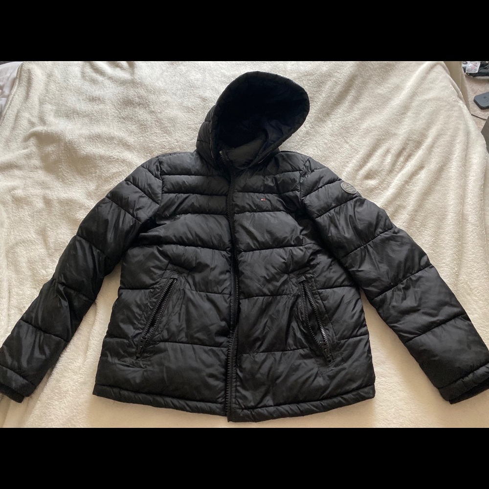 TOMMY ESSENTIALS HOODED PUFFER JACKET